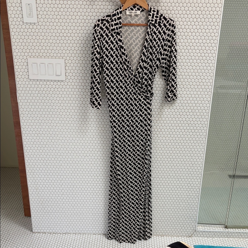 DVF Abigail Wrap Maxi Dress in iconic Chain Link Print - Picture 3 of 4